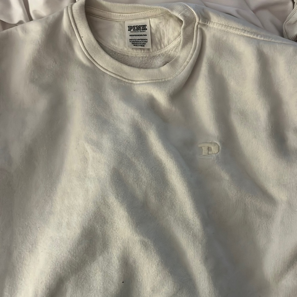 size xs pink CREW NECK!